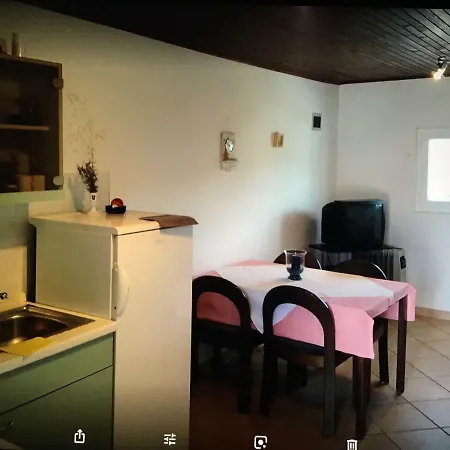 Lili * Tribunj (Sibenik-Knin)