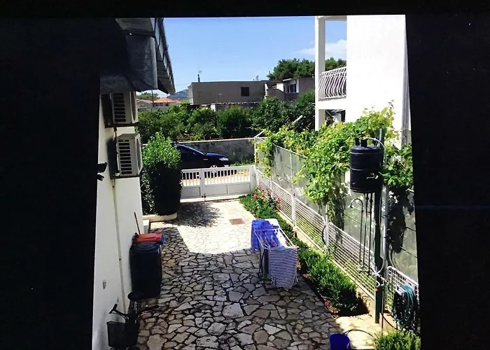 Lili Апартаменты Трибунь